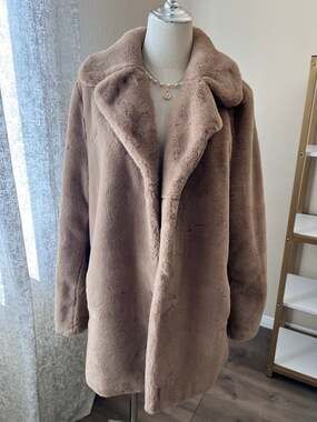 Dolce Cabo Mauve Plush Faux Fur Notch Lapel Coat